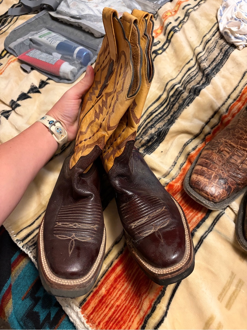 Women’s  Two-Tone Leather Western Boots - Brown and Tan